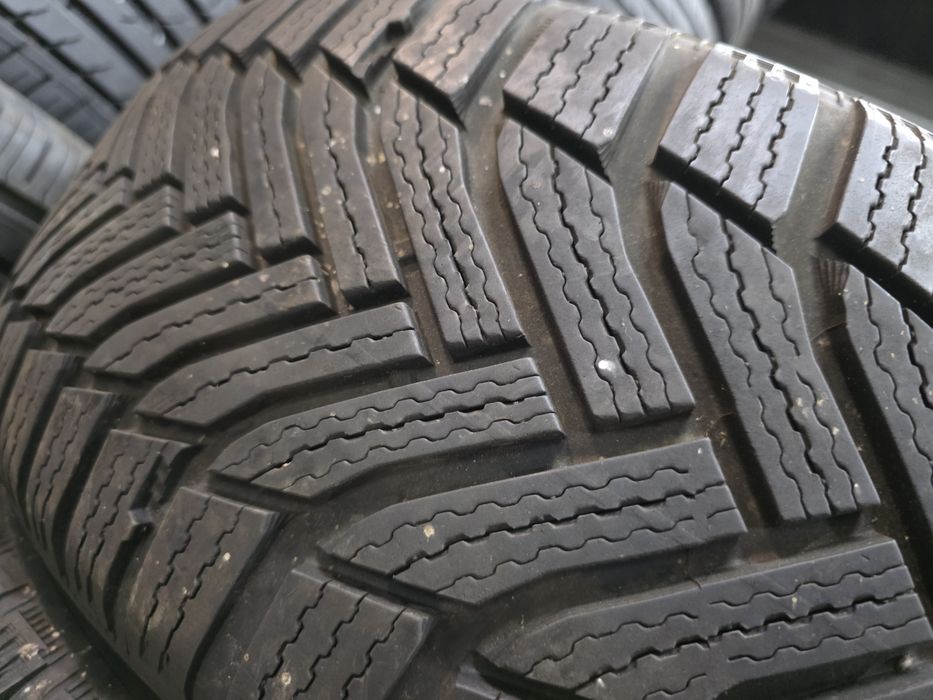 4бр Зимни гуми 215 55 16 - Michelin -