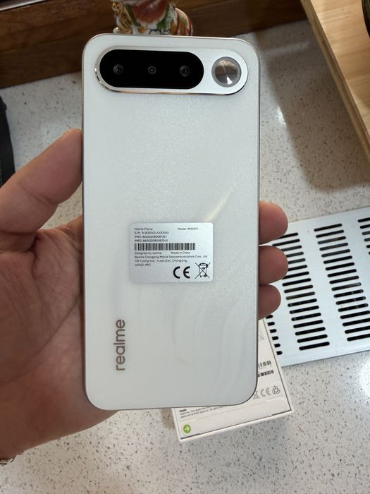 Realme 16 Nou, 8gb ram, 256gb nou