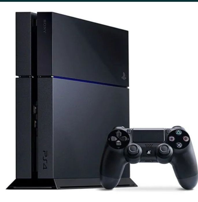 Продам PS 4  в отличном состоянии