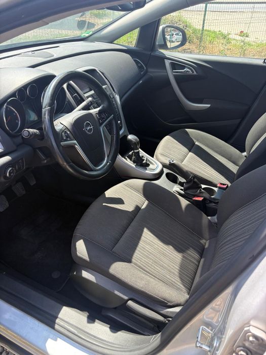 De vanzare Opel Astra J