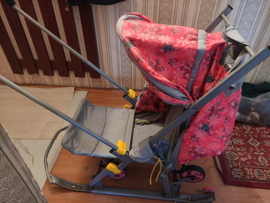 Продам санки коляску за 10500