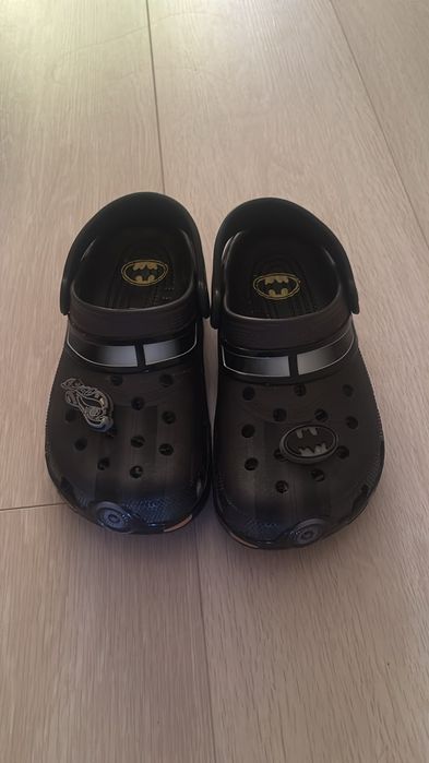 Продам детскую обувь