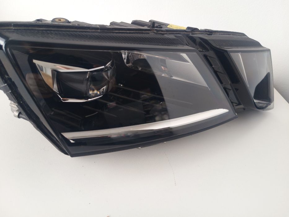 Десен фар Skoda Octavia III Фейслифт 2017-2020 5E1941016D