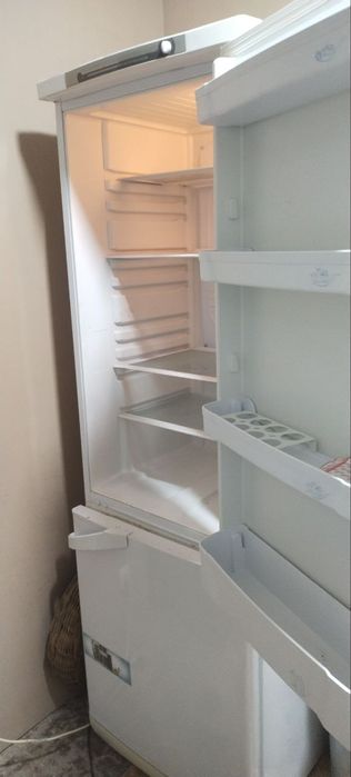 Assalomu alekum 
Xurmatlik xamshaxarlar 
Shu muzlatkich sotladi
Ishlas