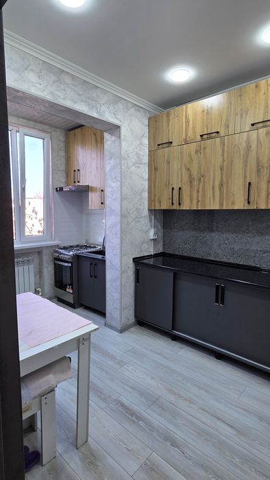 Aviasozlar  3 xonalik  4 qavatda balkon 1.5x6 
Квартал - Авиасозлар 1