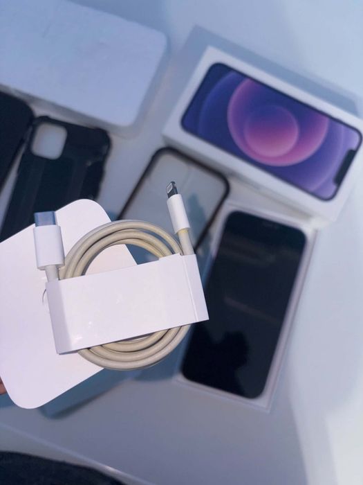 iPhone 12 64 GB — Отлично запазен