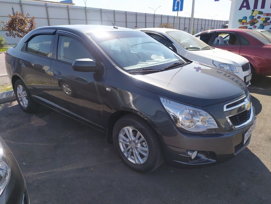 Продается автомобиль шевролет кобальт.