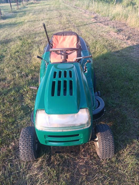 Tractoras 2cilindri de tuns iarba și gazon
