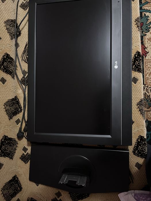 Vând televizor LG