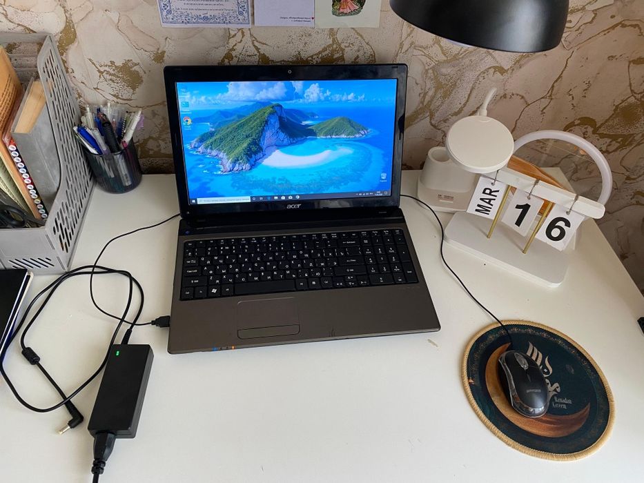 Ноутбук шустрый быстрый ссд диска!