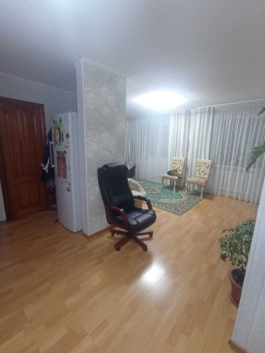 Продам3 х комнатную квартиру