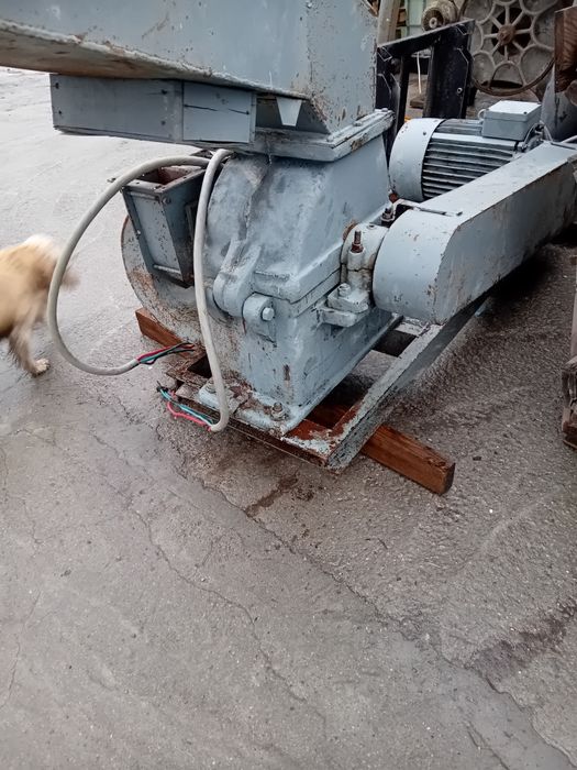 Дробилка фуражомелка продавам