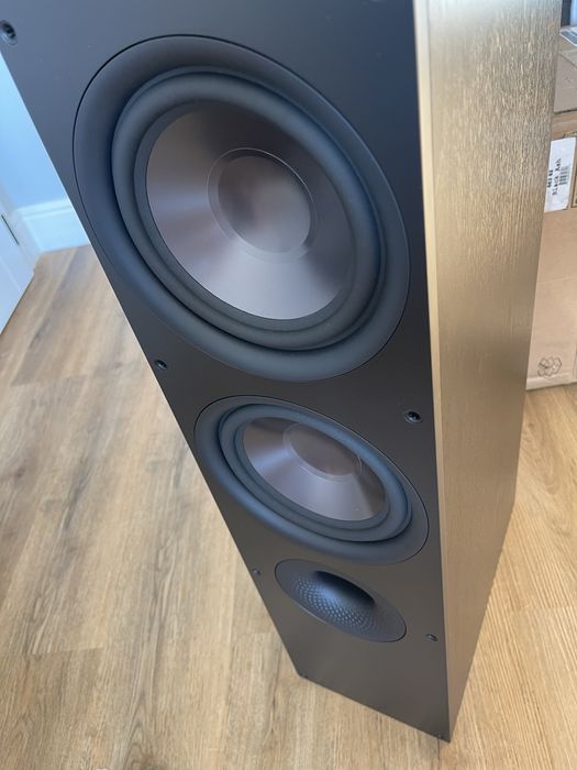 Bowers & Wilkins 683 S2  una bucată