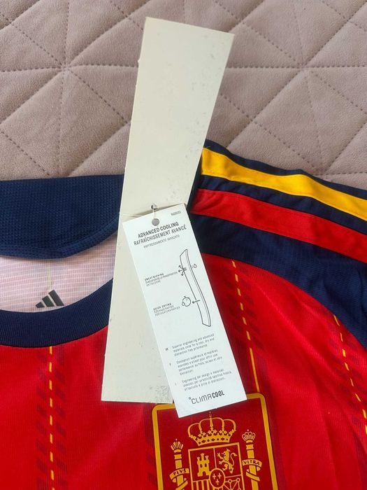 НОВА - ОРИГИНАЛНА ADIDAS Spain Световното 2026 Home Jersey – размер L