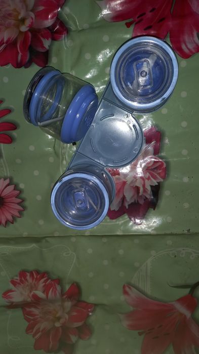 Продаются чайник и посуда разная.