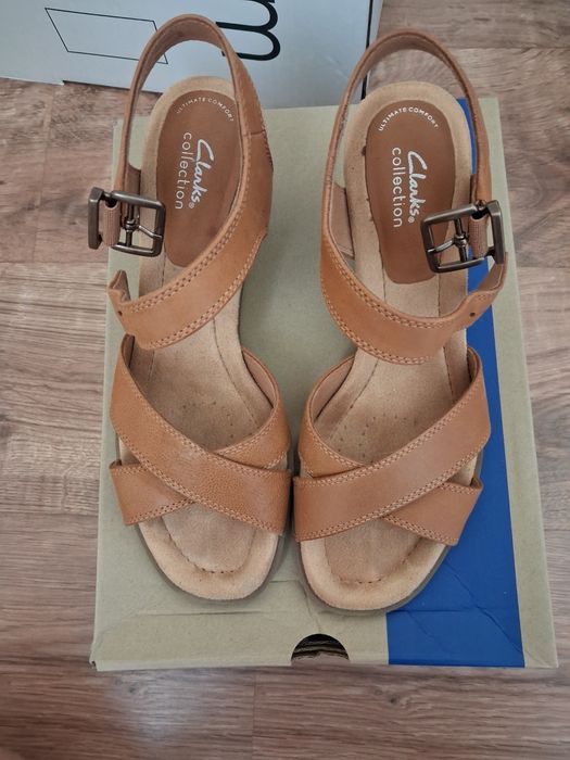 Сандали на платформа Clarks