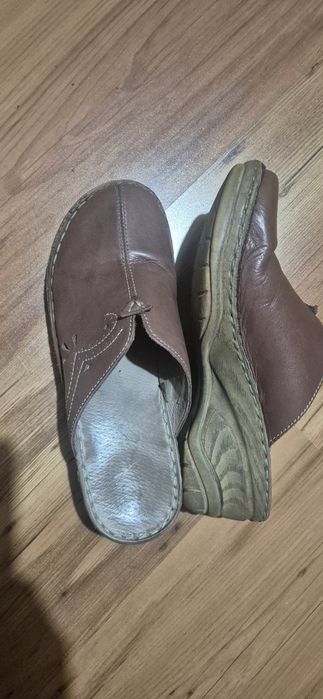 Saboți/papuci din piele