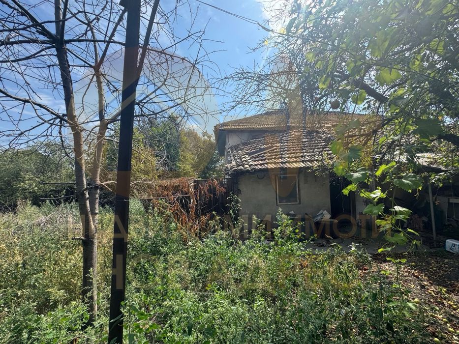 Самостоятелна Тухлена Къща Кв. Въбел , 1240 кв.м.