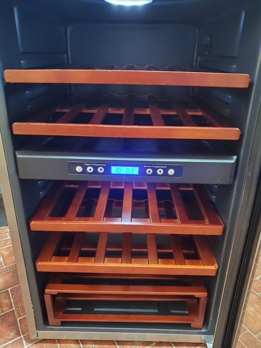 Охладител за вино,винарка Hoover