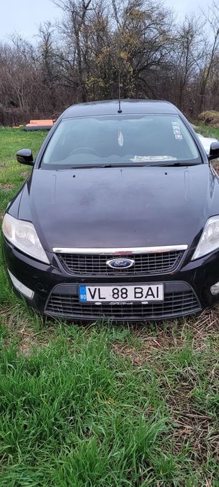 Vând ford mondeo