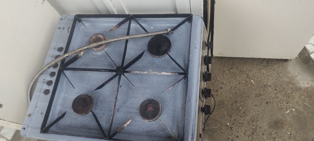 Продается газовая плита. Gaz plita sotiladi