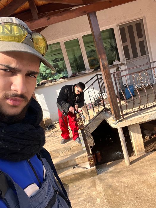 ковано желязо: врати, огради, парапети и т.н