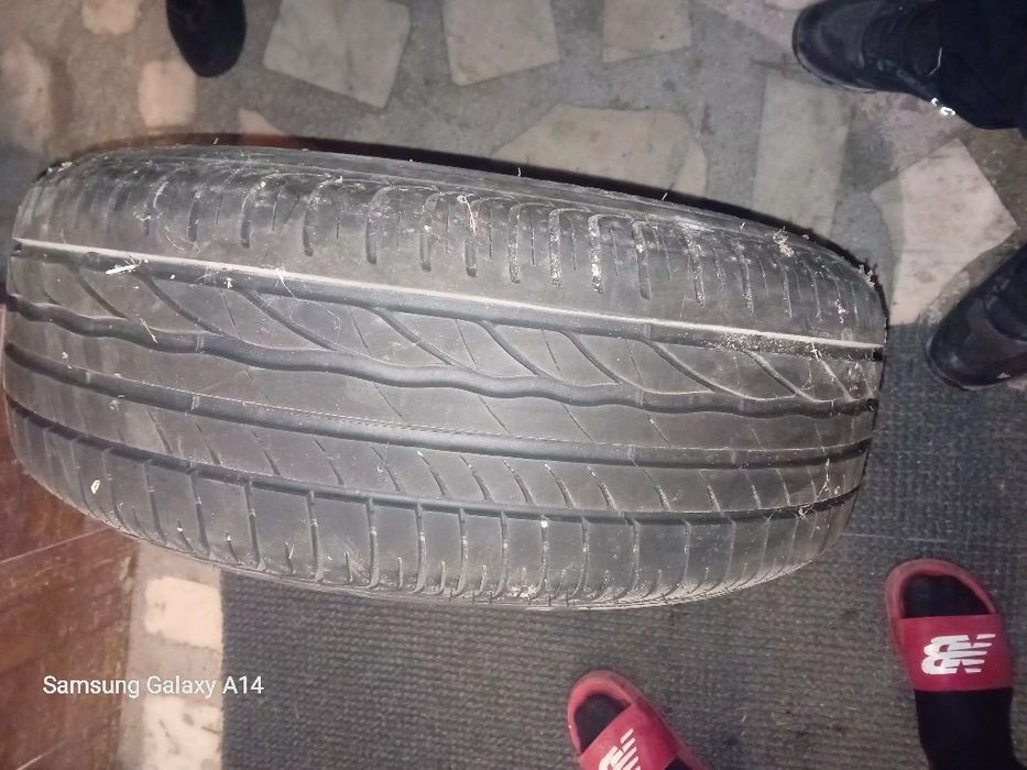 Vand jante cu cauciucuri