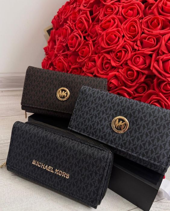 Дамски портмонета.