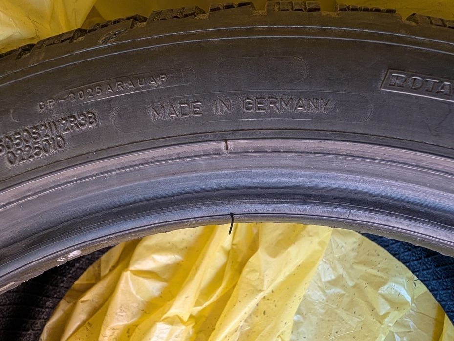 Продавам зимни гуми good year ultra grip 3 225/45/17