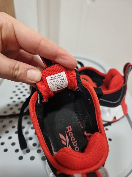 Маратонки Reebok и Adidas