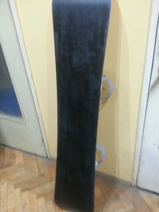 Сноуборд със автоматите . Размер 141 см.