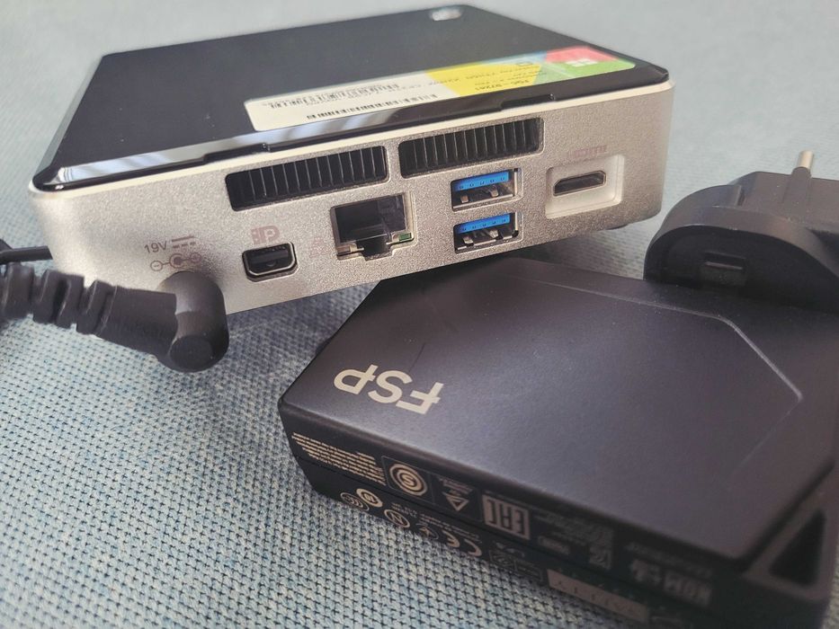 Мини компютър Intel Nuc NUC5i3RYK , wi-fi, bluetooth, 256 SSD, 8 ram, intel i3-5010U