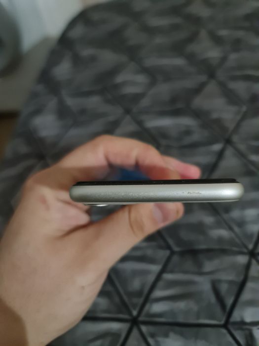 Продам айфон 11 64гб