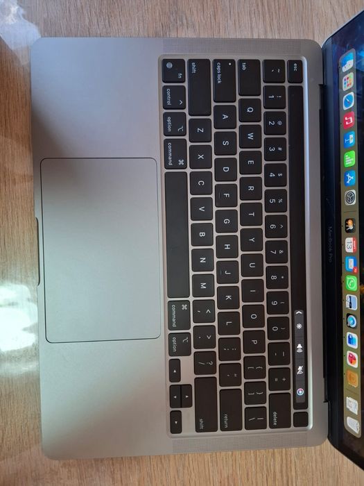 Macbook 13 Pro  m2 2022 года