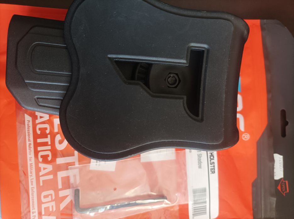 Продавам ПВЦ кобур / холстер за пистолет ЧЗ / CZ SP-01 Shadow