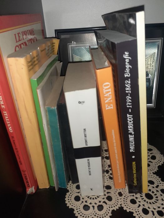 Carti, enciclopedie, 5 Ron/carte, in bloc