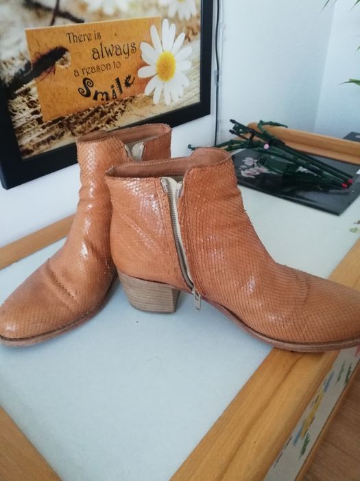 Ghete de de dama din piele
