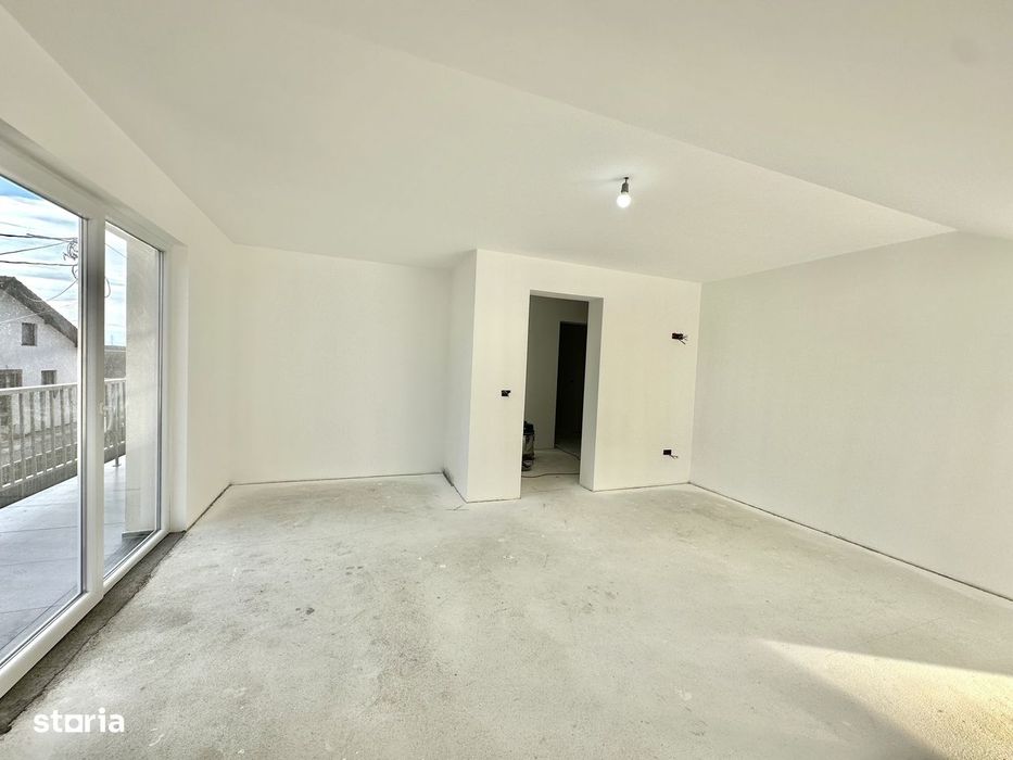 Casă individuală de vanzare  cu garaj și curte proprie – Hălchiu