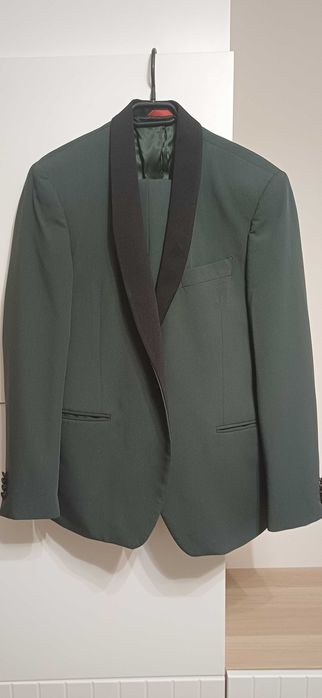 Set complet de mire, marimea 52 - 2 costume, 2 camasi, pantofi, curea, papion