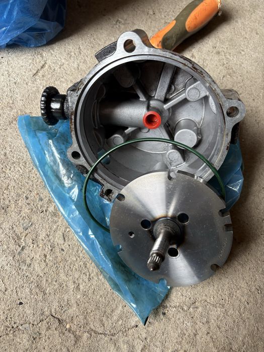 Продам топливный насос на Даф-95