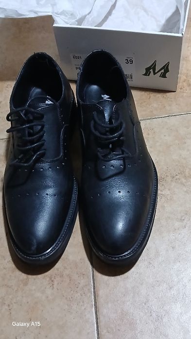 Vând pantofi eleganți mrelbo