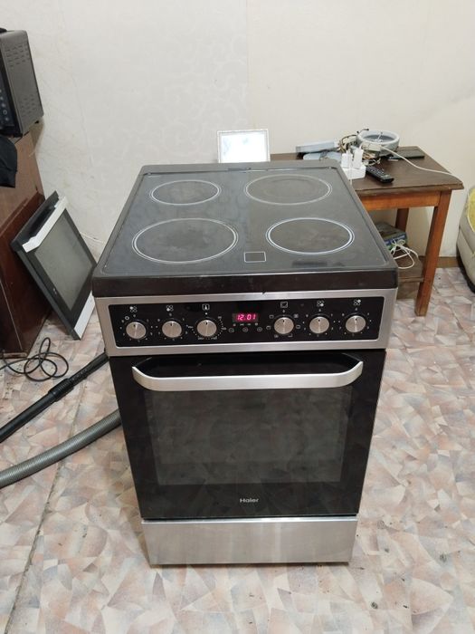 Продам стеклокерамическую плиту Haier