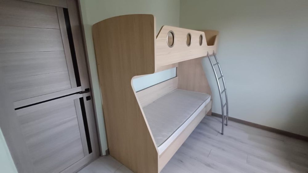 Продам двухъярусную кровать