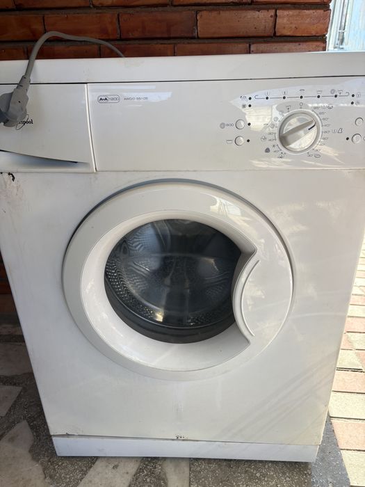 Vand 2 masini de spalat rufe automate