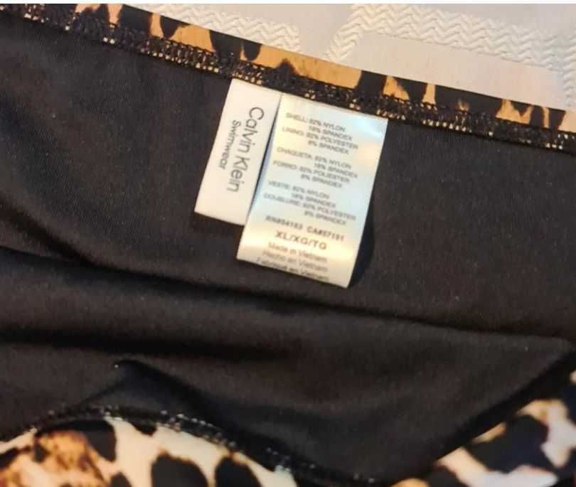 продавам бански Calvin Klein