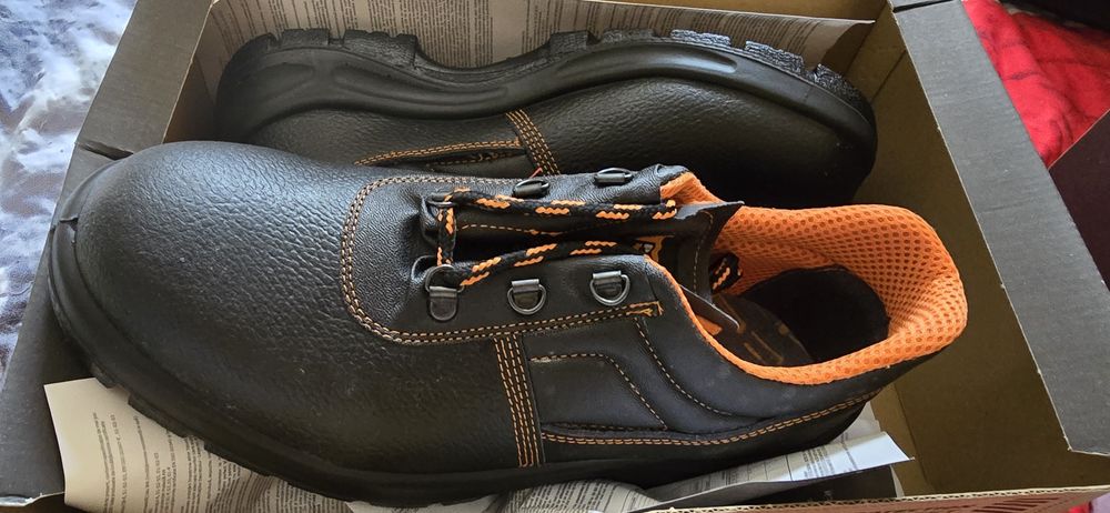 Работни мъжки обувки