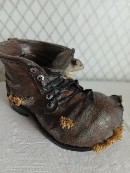 Продам сувенир Старый ботинок