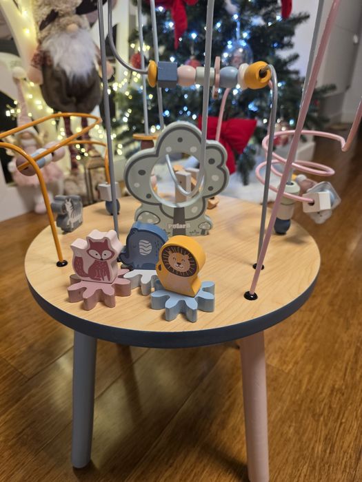 Masuta din lemn cu activitati