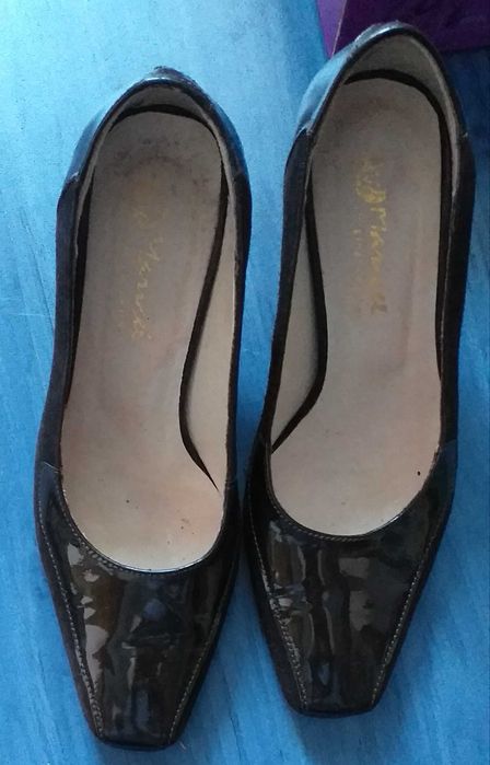 Incaltaminte dama ca noua