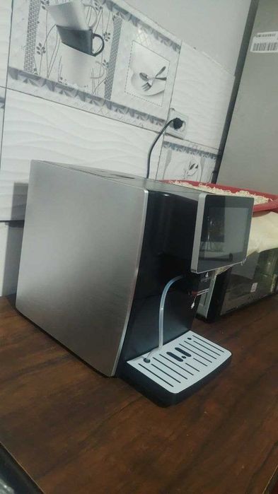 Kofe aparat sotiladi